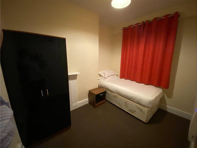Newport Lodge 2* Newport (Gwent)